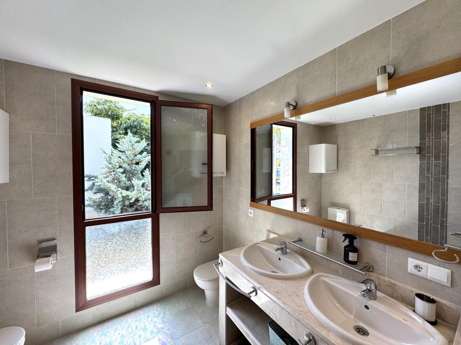 Сasa de vacaciones Serena Marbella - Exclusive Retreat With Pool